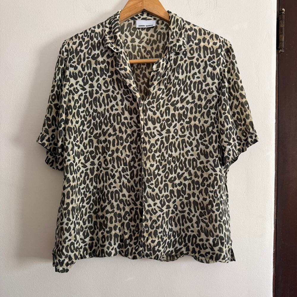 90s Vintage GERRY WEBER Silk Leopard Print Button down Boxy Short Sleeve Shirt 8